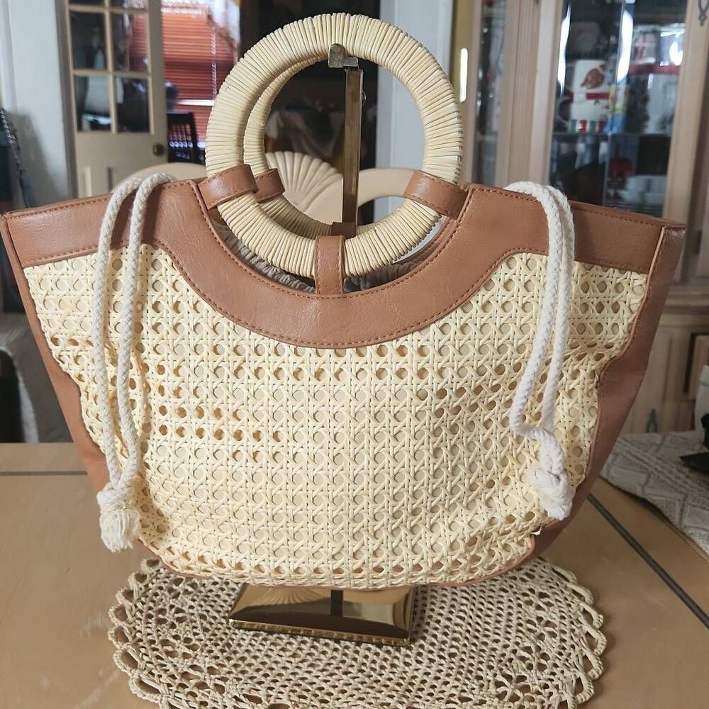 Universal Thread Straw Bag With Drawstring - image 1